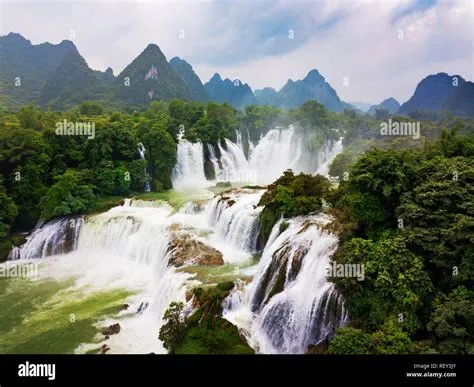 The Detian Waterfall: Majestic Beauty on China's Border With Vietnam!